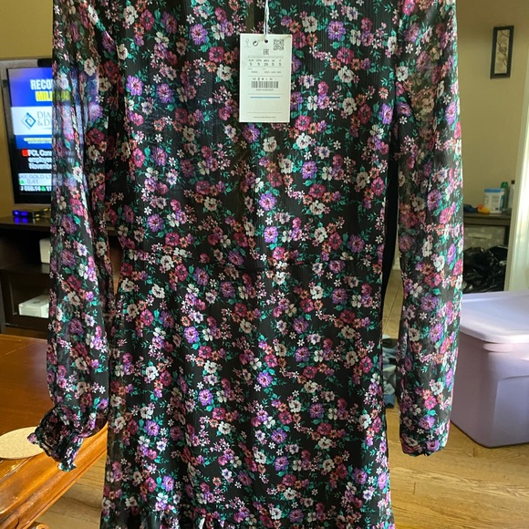 Pull and Bear Dress - Picture 2 of 3